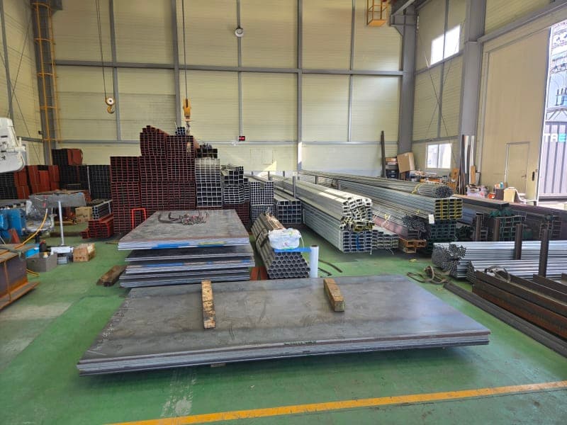각파이프 대량 재고 보유 & 철골 조립 현장 납품 — SL Steel 창고에서 현장까지